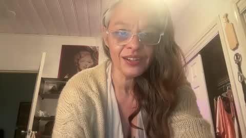 Tori online show from 10.12.25