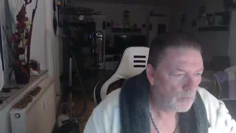 Snapshot of deinprinz2312 chatting on 10.27.25 deinprinz2312 online show from 10.27.25