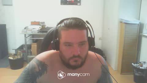 Snapshot of deinspielzeug87 chatting on 12.30.24 deinspielzeug87 online show from 12.30.24