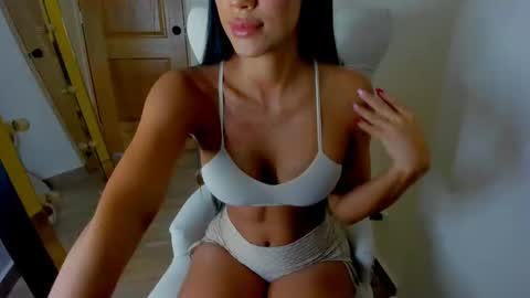 Snapshot of deisy_madrid chatting on 12.28.24 deisymadrid online show from 12.28.24