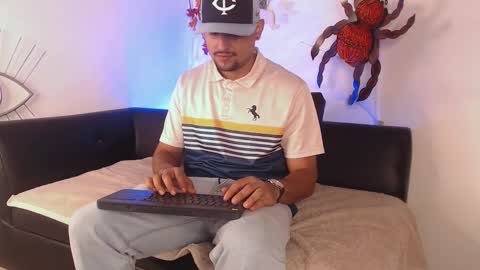 Snapshot of deivy_gram chatting on 10.31.25  DEIVY  online show from 10.31.25