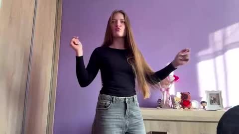 Mila online show from 03.04.26