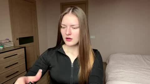 Mila online show from 04.03.26