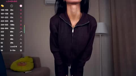 Hello everyone Im Tessa Make yourself comfortable. Were going to have fun together  online show from 09.30.25