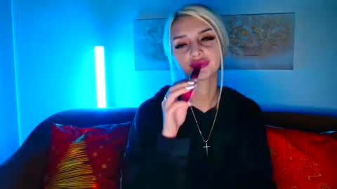 Snapshot of deliciaalove chatting on 12.16.24 deliciaalove online show from 12.16.24