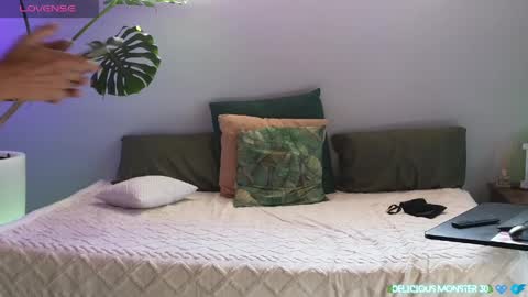 Kitty online show from 04.13.26