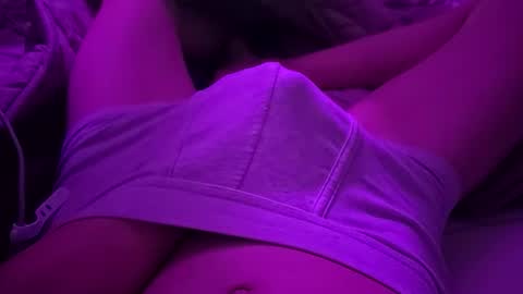 Snapshot of delight__19 chatting on 02.13.26 Delight 19 online show from 02.13.26