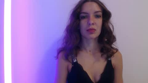 Snapshot of delightaurora chatting on 09.30.25 Aurora online show from 09.30.25