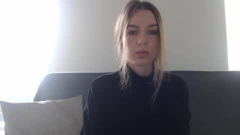 Snapshot of delightaurora chatting on 10.03.25 Aurora online show from 10.03.25