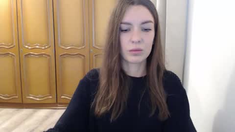 Snapshot of delightaurora chatting on 10.27.25 Aurora online show from 10.27.25