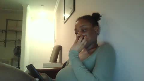 Snapshot of delightfuldark chatting on 02.02.25 delightfuldark online show from 02.02.25