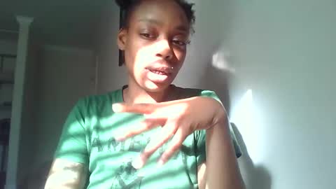 Snapshot of delightfuldark chatting on 02.10.25 delightfuldark online show from 02.10.25