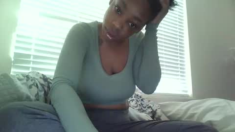 Snapshot of delightfuldark chatting on 02.16.25 delightfuldark online show from 02.16.25