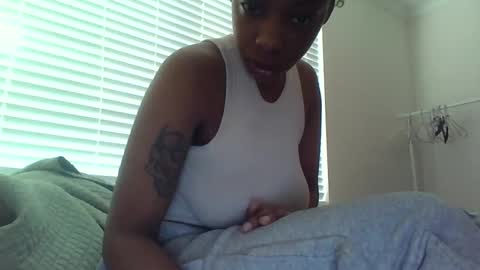 Snapshot of delightfuldark chatting on 02.19.25 delightfuldark online show from 02.19.25