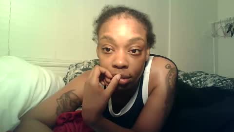 Snapshot of delightfuldark chatting on 02.22.25 delightfuldark online show from 02.22.25