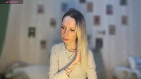 Della online show from 02.11.26