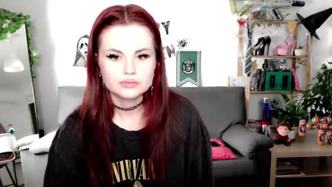 dellacrush_ online show from 10.28.25