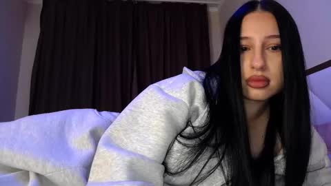 delly_love online show from 10.29.25