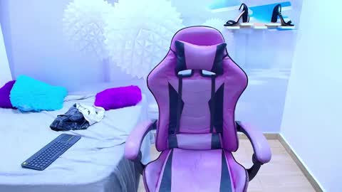 DEMI online show from 10.11.25