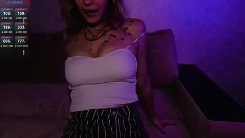 Snapshot of demonacast chatting on 11.05.25 Katrine online show from 11.05.25