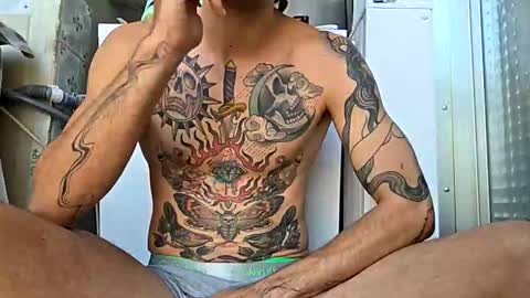 E independent model online show from 09.14.25