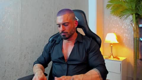 Snapshot of dennis_cox_ chatting on 01.15.25 dennis_cox_ online show from 01.15.25