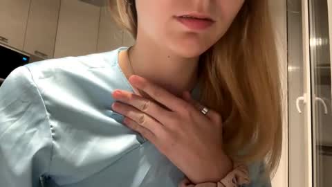 Snapshot of denniskibler chatting on 09.16.25 Denni online show from 09.16.25