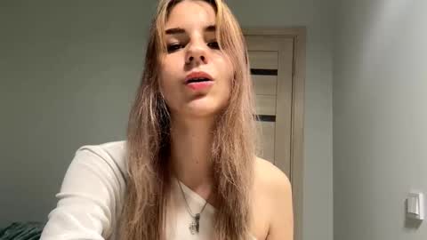 Snapshot of denniskibler chatting on 09.20.25 Denni online show from 09.20.25