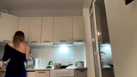 Snapshot of denniskibler chatting on 09.26.25 Denni online show from 09.26.25