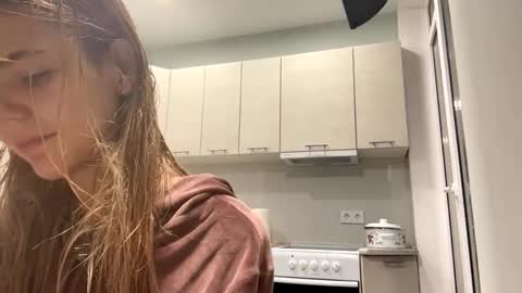 Snapshot of denniskibler chatting on 10.04.25 Denni online show from 10.04.25