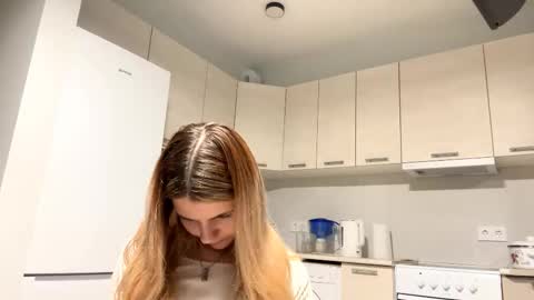 Snapshot of denniskibler chatting on 10.10.25 Denni online show from 10.10.25