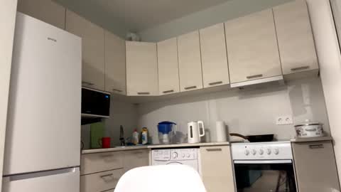 Snapshot of denniskibler chatting on 10.17.25 Denni online show from 10.17.25