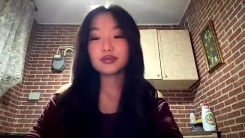 Emma online show from 12.22.25