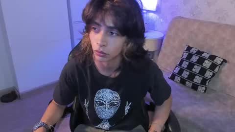 Snapshot of dereck_manson chatting on 10.05.25 dereck_manson online show from 10.05.25