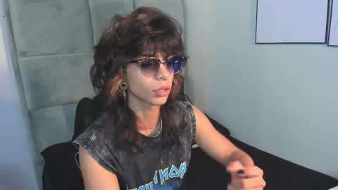 Snapshot of dereck_manson chatting on 10.24.25 dereck_manson online show from 10.24.25