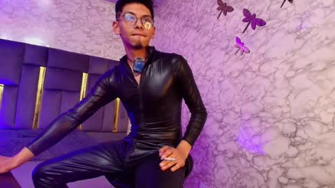 Dereck online show from 12.21.25