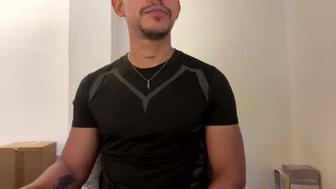 Snapshot of dereck_myers chatting on 03.14.26 Dereck Myers online show from 03.14.26