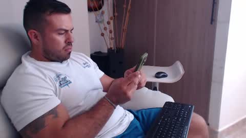 Snapshot of derek_group chatting on 07.19.26 Derek online show from 07.19.26
