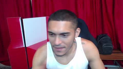 Snapshot of derek_storm_ chatting on 09.27.25 D E R E K online show from 09.27.25