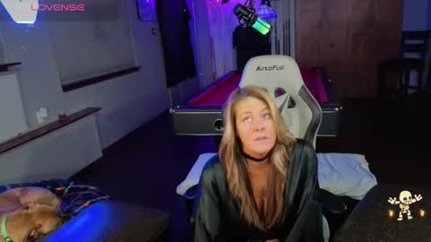 Derrick 52 and Brittany 50 online show from 09.30.25