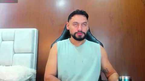 Snapshot of derrybigger_cm chatting on 10.30.25 DerryBigger CM online show from 10.30.25