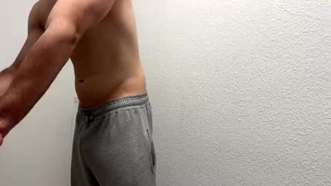 Snapshot of dertom_xxx chatting on 11.25.25 Tom online show from 11.25.25