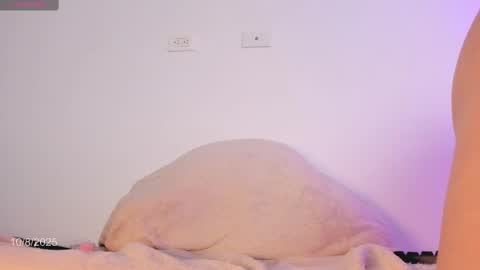 Snapshot of deseo_sex chatting on 10.09.25 Tania ig tania rojas115 online show from 10.09.25