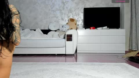 Mia online show from 09.26.25