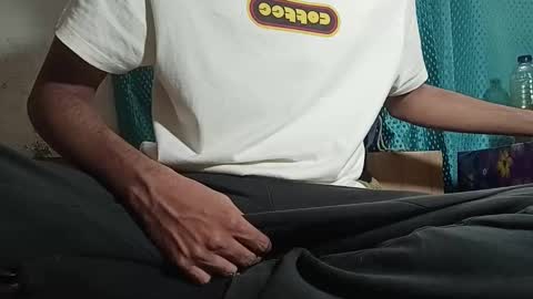 Snapshot of desi_boy799417 chatting on 02.11.25 desi_boy799417 online show from 02.11.25