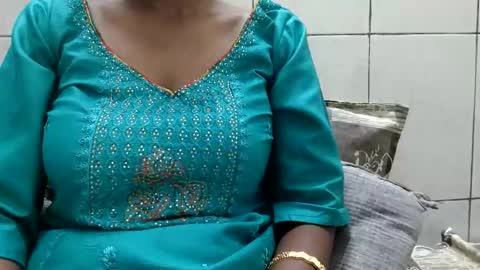 Snapshot of desiprincessaga chatting on 10.21.25 desiprincessaga online show from 10.21.25