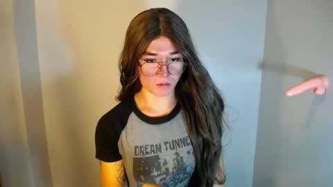 Snapshot of desirable_lorinexx chatting on 12.15.24 LORINE online show from 12.15.24
