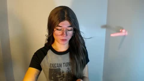 Snapshot of desirable_lorinexx chatting on 12.19.24 LORINE online show from 12.19.24