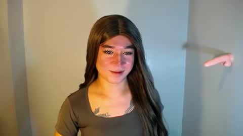 Snapshot of desirable_lorinexx chatting on 12.27.24 LORINE online show from 12.27.24