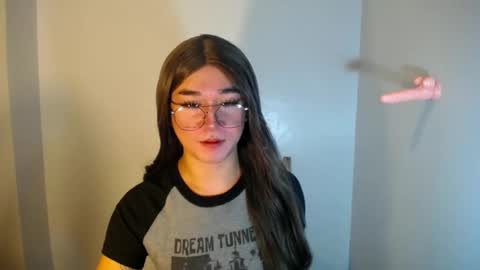 Snapshot of desirable_lorinexx chatting on 12.31.24 LORINE online show from 12.31.24
